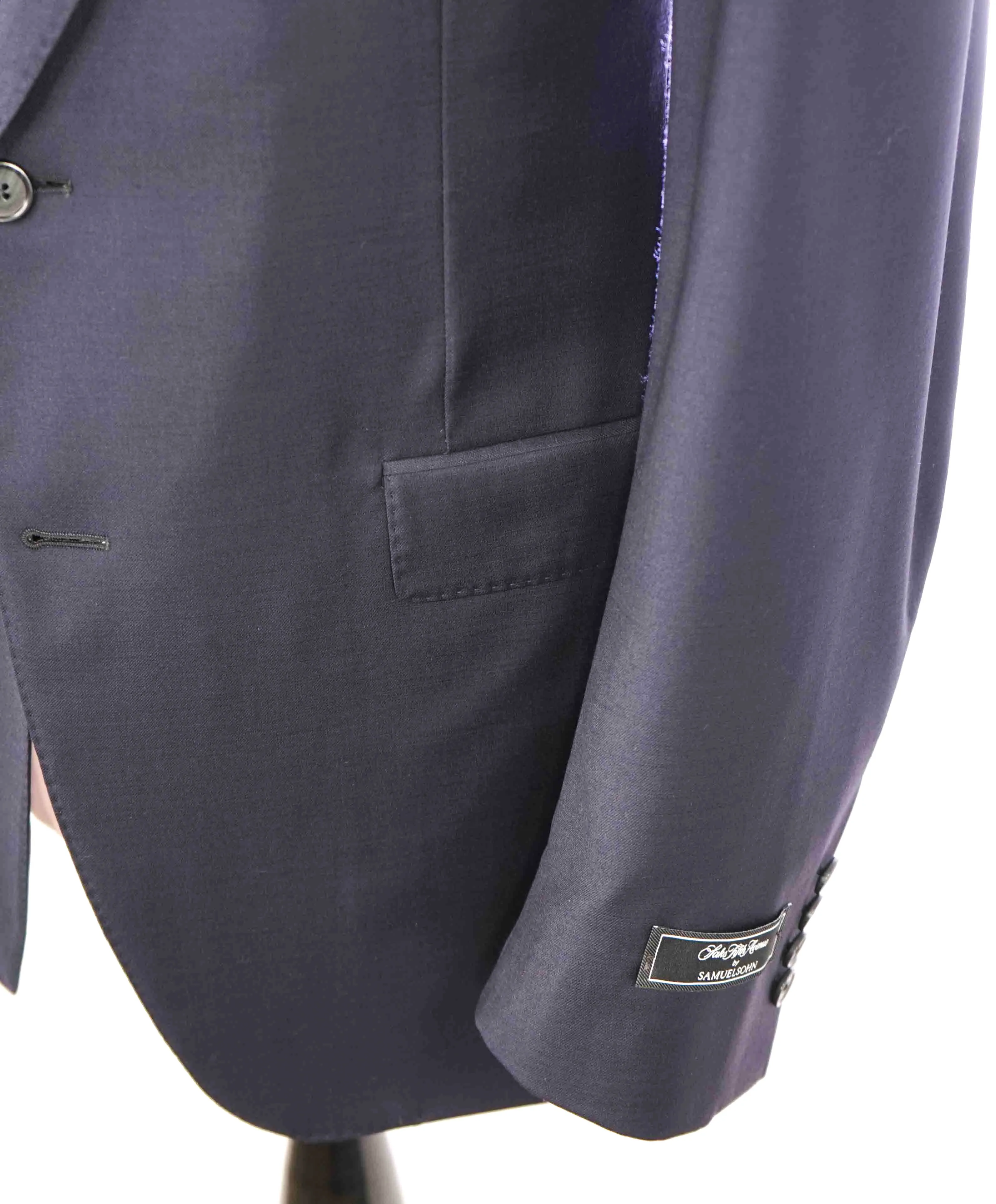 $995 SAMUELSOHN - *PERFORMANCE* Navy Blue Premium Grade Blazer - 40R