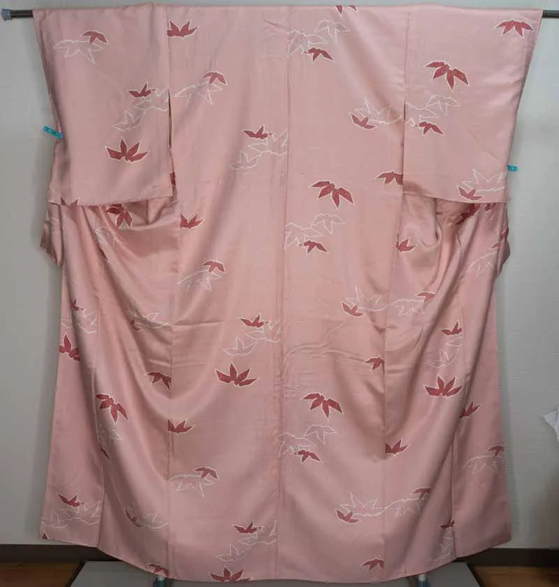 Silky Smooth Abstract Bamboo Leaves Kimono - Red and White Diamond Patterns - Vintage Shiny Silk